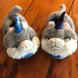Comfy unicorn kitty slippers. Size M 7/8.